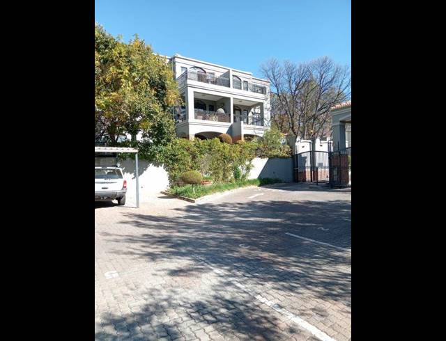 2 BEDROOM TOWNHOUSE TO LET IN CRAIGHALL